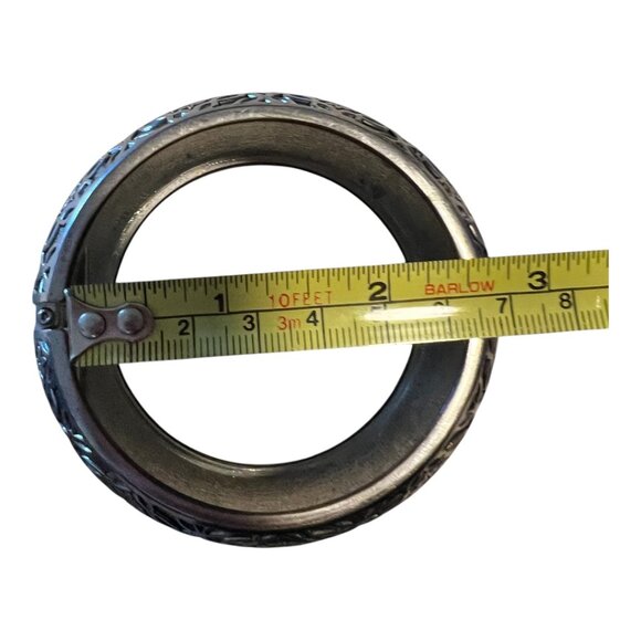 Vintage Silver Bracelet with Beautiful Design & Spring Opening - Picture 6 of 7